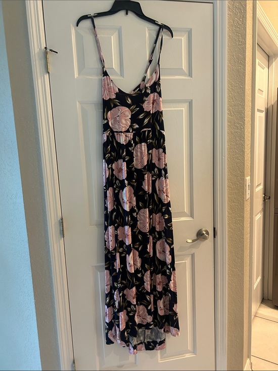 VENUS Dresses & Skirts - VENUS Black Maxi Dress with Pink Floral Print
